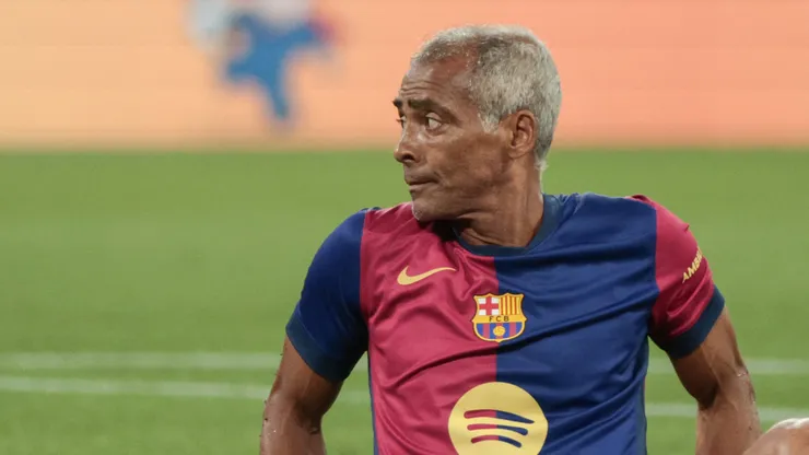 PR - CURITIBA - 17/11/2024 - AMISTOSO BENEFICENTE, BARCELONA LEGENDS X PELE LEGENDS - Romario jogador do Barcelona Legends durante partida beneficente no estadio Arena da Baixada Foto: Robson Mafra/AGIF