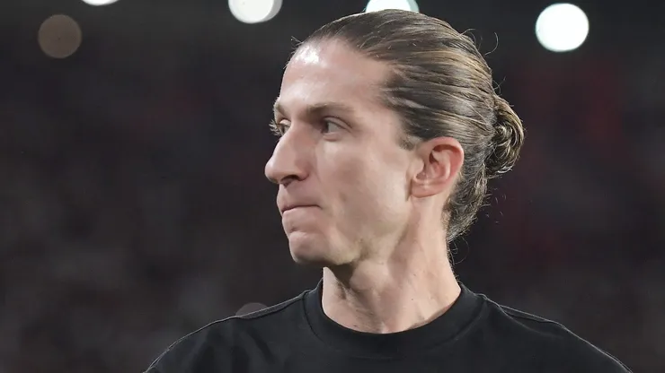 Filipe Luís explica se teve medo de colocar titulares em gramado sintético antes da final da Copa Libertadores
