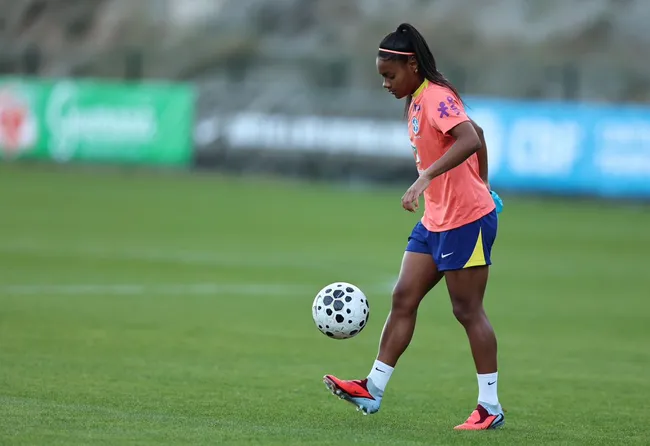 Tainá Maranhão em treino pela Seleção. Foto: Lívia Villas Boas/CBF