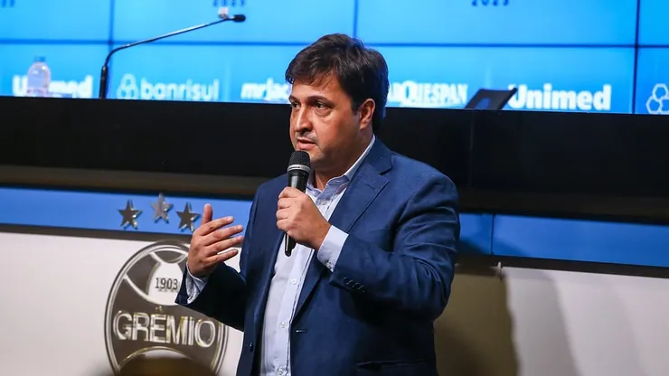 Alberto Guerra, presidente do Grêmio em entrevista coletiva (Foto: Lucas Uebel / Grêmio FBPA)