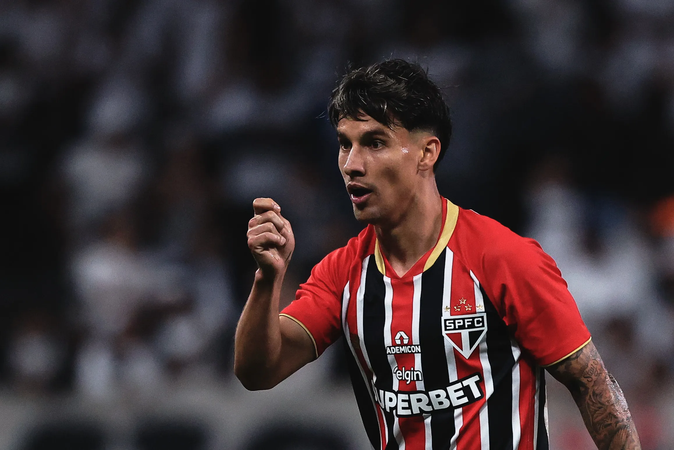 Ferreira é outro vetado de viagem ao Rio para encarar o Fluminense – Foto: Ettore Chiereguini/AGIF