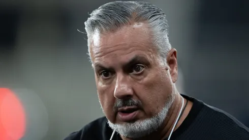 Jose Boto, diretor de futebol do Flamengo, durante partida contra o Botafogo no estadio Engenhao pelo campeonato Brasileiro A 2025. Foto: Jorge Rodrigues/AGIF