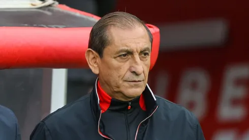 Ramón Díaz durante partida do Inter no Beira-Rio