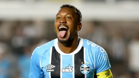 Edenilson durante empate diante do Santástico