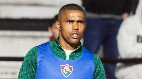 Douglas Costa não foi bem pelo Fluminense.