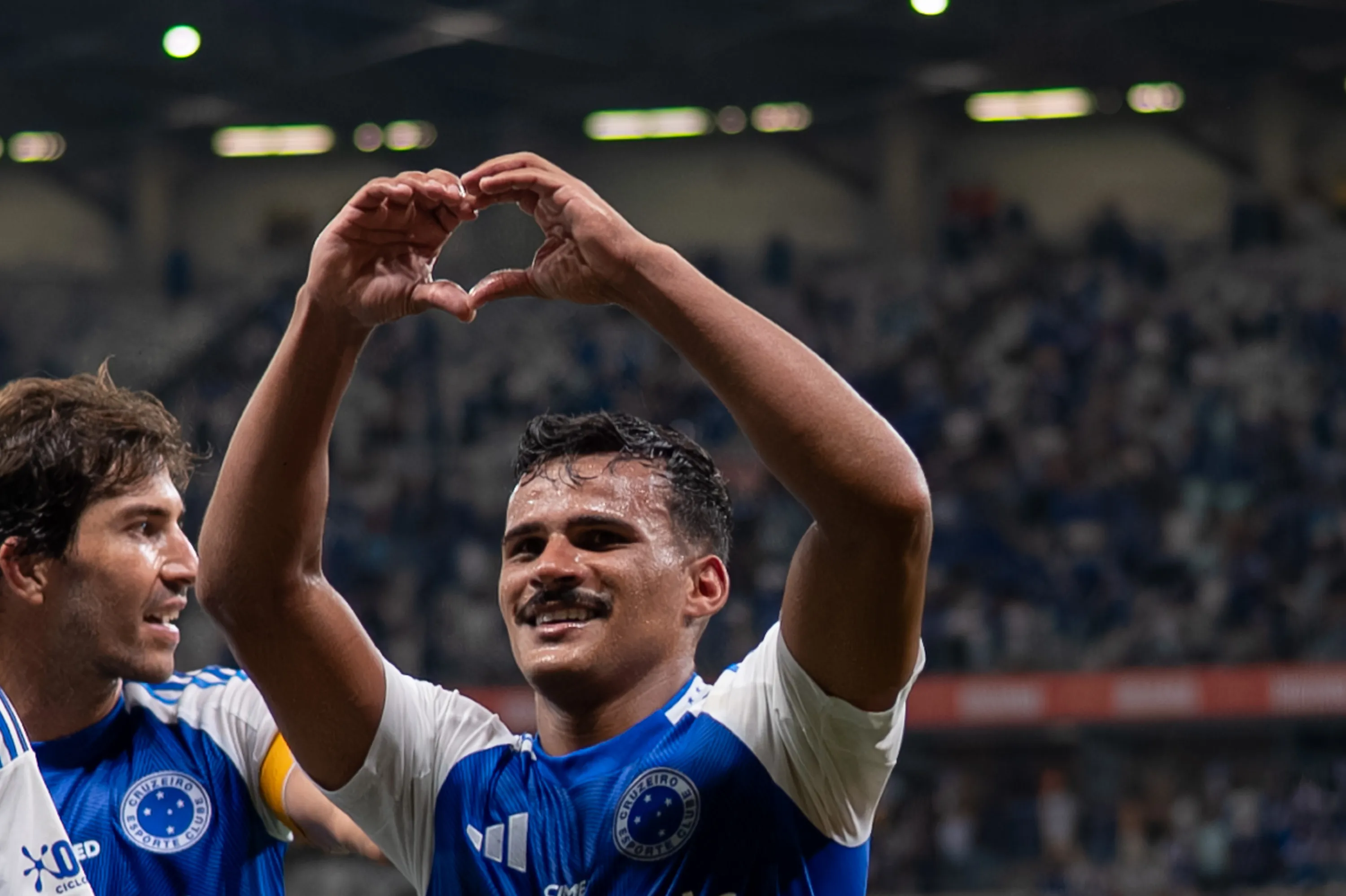 Kaiki Bruno comemorando seu gol durante partida contra o Bragantino pelo Brasileiro. Foto: Alessandra Torres/AGIF