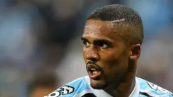 Douglas Costa tenta retornar ao Imortal.