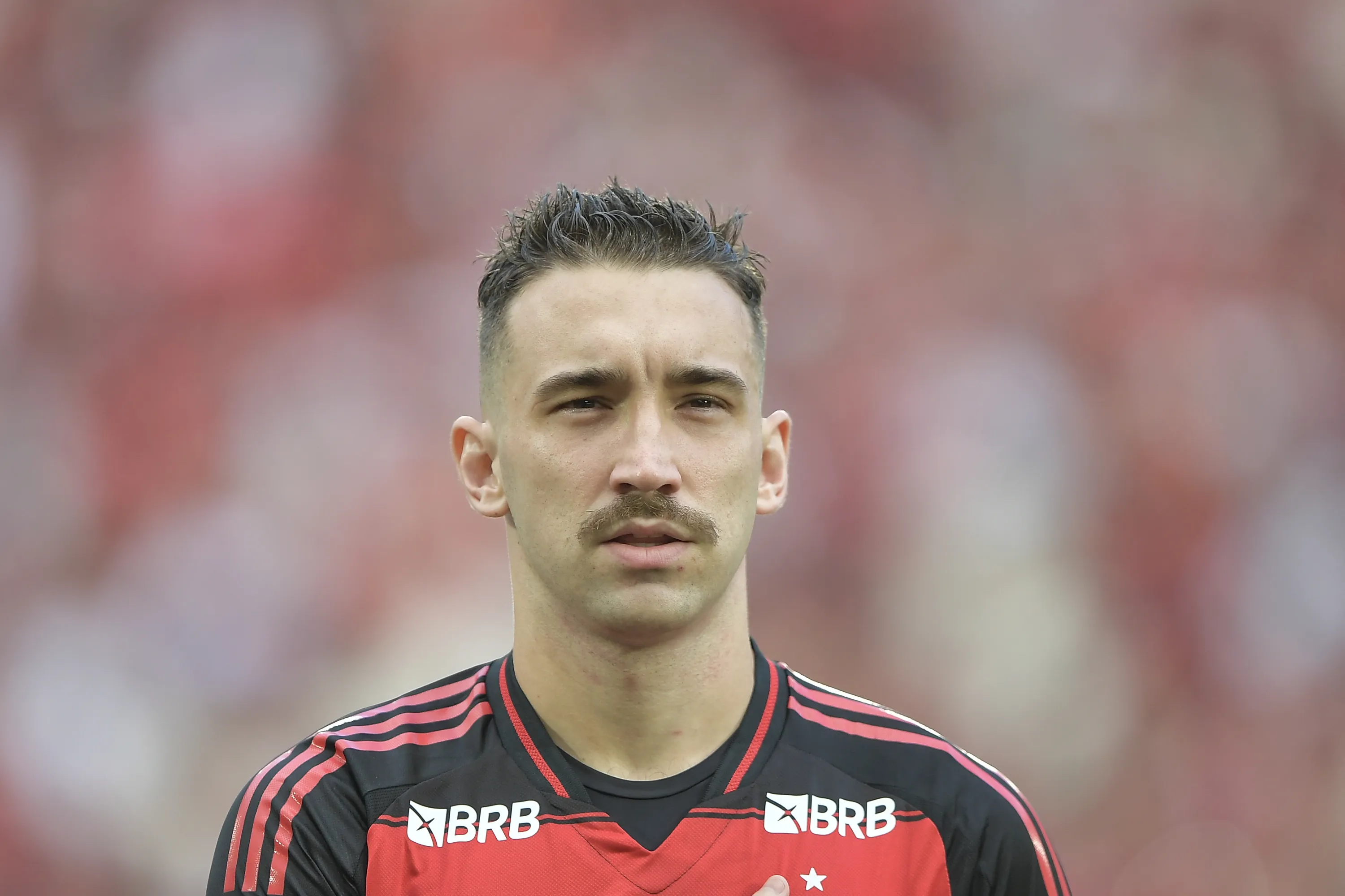 Leo Ortiz jogador do Flamengo durante partida contra o Gremio no estadio Maracana pelo campeonato Brasileiro A 2025. Foto: Thiago Ribeiro/AGIF