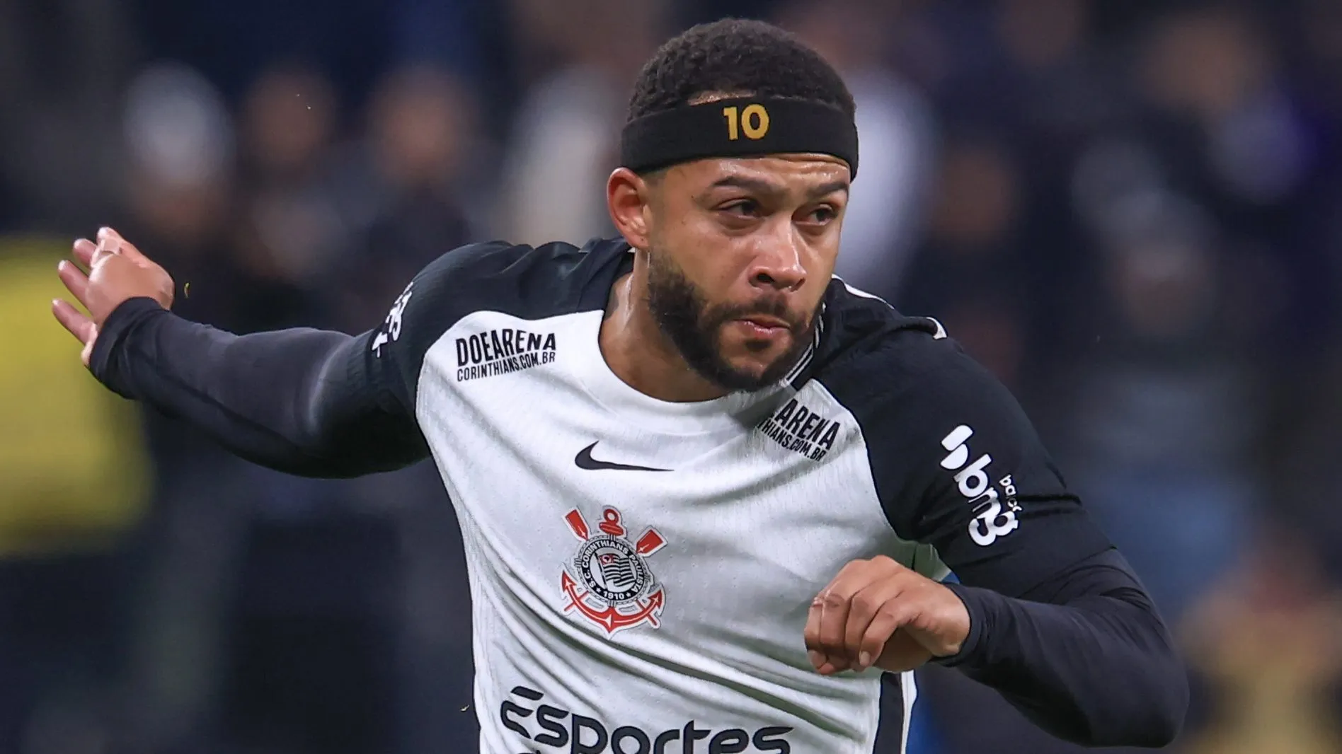 Memphis Depay vem se recuperando de lesão - Foto: Ettore Chiereguini/AGIF.