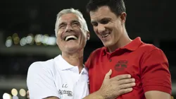 RJ - RIO DE JANEIRO - 27/06/2023 - LUIS CASTRO, TECNICO DO BOTAFOGO - Luis Castro, tecnico do Botafogo, com Mauricio Barbieri no Engenhao, na temporadas de 2022 e 2023. Durante Foto: Jorge Rodrigues/AGIF