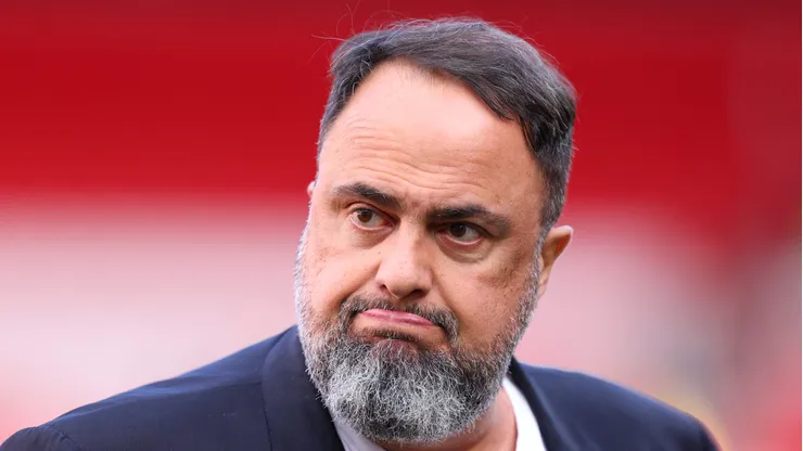 Olympiacos é comandado pelo empresário Evangelos Marinakis e vem forte para contratar zagueiro do Palmeiras