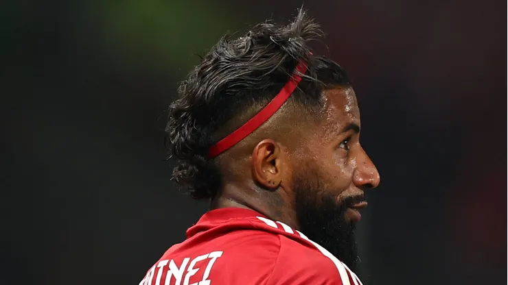 Rodinei, lateral-direito do Olympiacos - Foto: Francois Nel/Getty Images