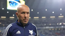 MG - BELO HORIZONTE - 23/11/2025 - BRASILEIRO A 2025, CRUZEIRO X CORINTHIANS - Leonardo Jardim tecnico do Cruzeiro durante partida contra o Corinthians no estadio Mineirao pelo campeonato Brasileiro A 2025. Foto: Gilson Lobo/AGIF