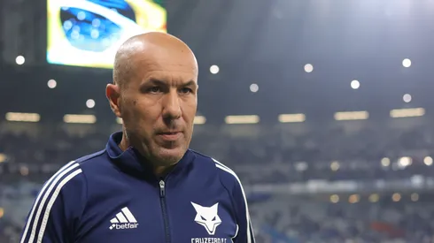 MG - BELO HORIZONTE - 23/11/2025 - BRASILEIRO A 2025, CRUZEIRO X CORINTHIANS - Leonardo Jardim tecnico do Cruzeiro durante partida contra o Corinthians no estadio Mineirao pelo campeonato Brasileiro A 2025. Foto: Gilson Lobo/AGIF