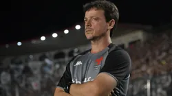 Fernando Diniz, técnico do Vasco, durante partida contra o Sao Paulo no estadio Sao Januario pelo campeonato Brasileiro A 2025. Foto: Thiago Ribeiro/AGIF