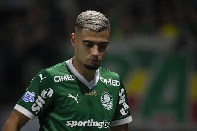 Andreas Pereira jogador do Palmeiras durante partida contra o Santos no estadio Arena Allianz Parque pelo campeonato Brasileiro A 2025. Foto: Anderson Romao/AGIF
