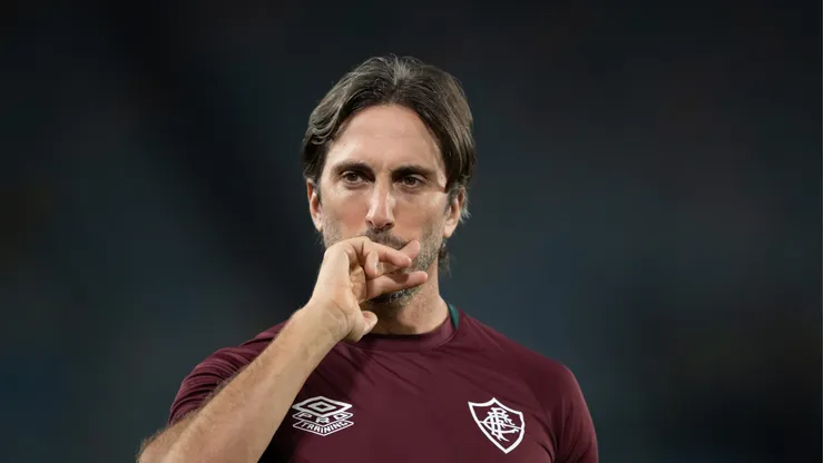 Luís Zubeldía durante partida do Nense no Maracanã