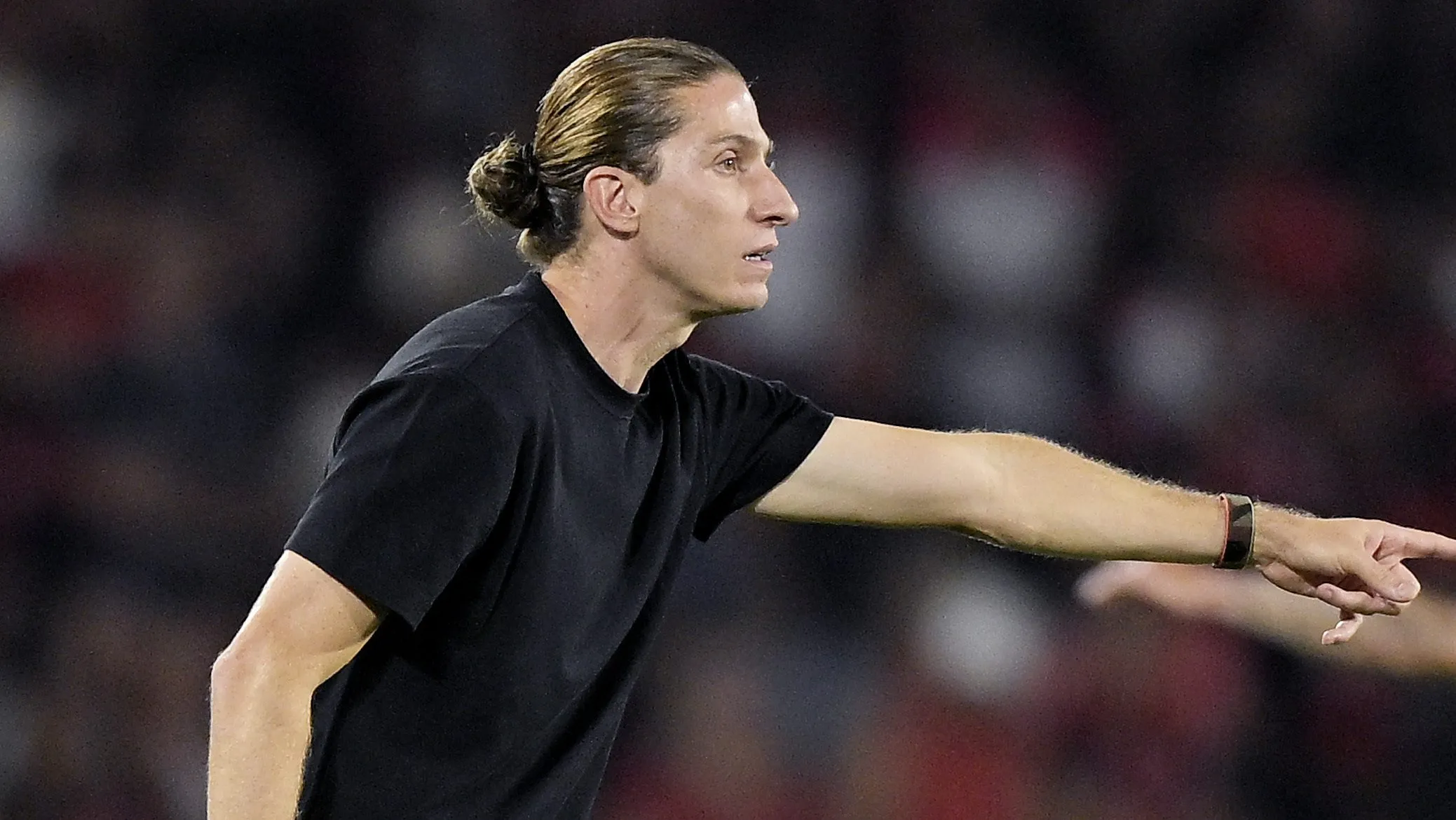 Filipe Luís no comando do Flamengo. Foto: Alexandre Loureiro/AGIF