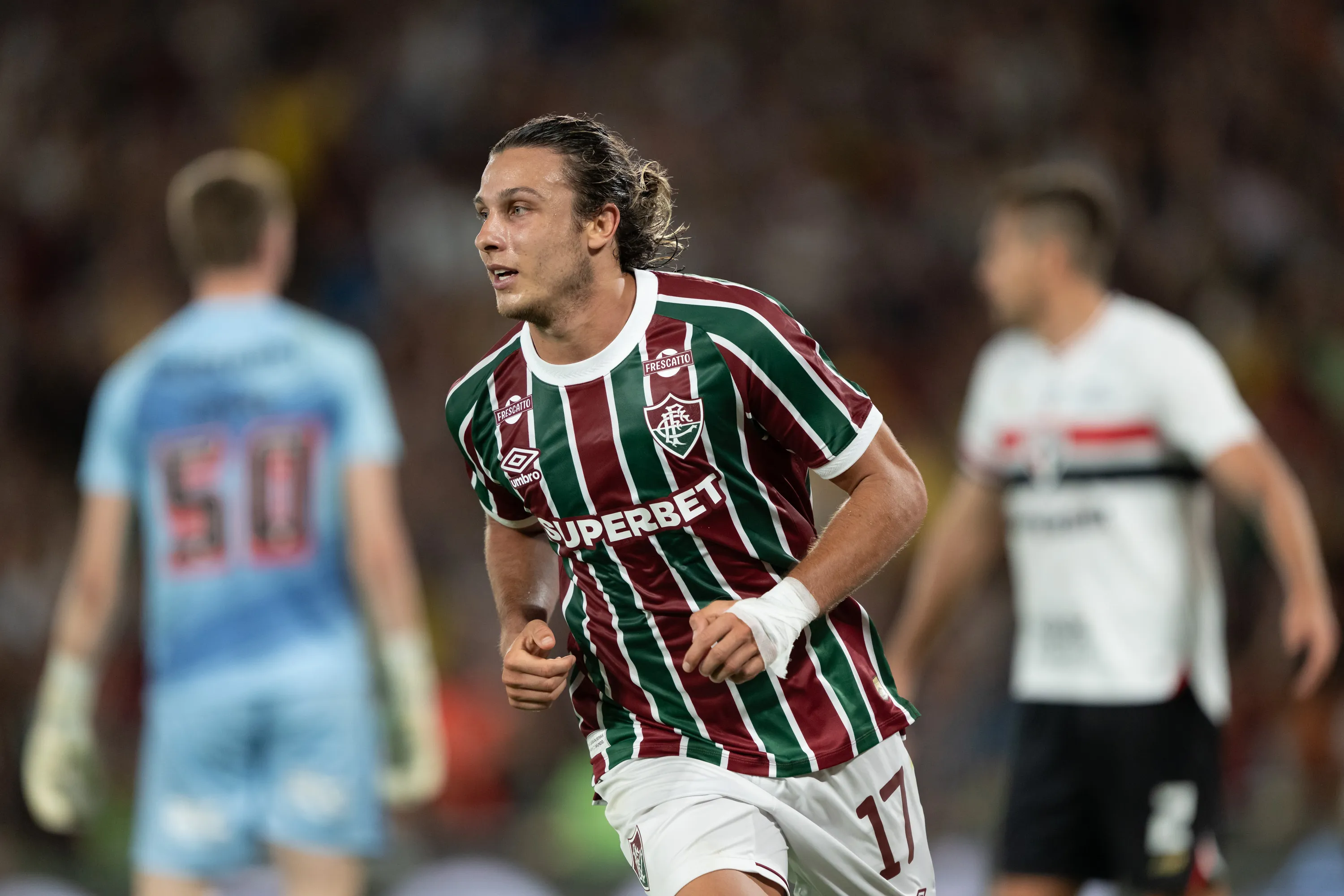 RJ – RIO DE JANEIRO – 27/11/2025 – BRASILEIRO A 2025, FLUMINENSE X SAO PAULO – Canobbio jogador do Fluminense comemora seu gol durante partida contra o Sao Paulo no estadio Maracana pelo campeonato Brasileiro A 2025. Foto: Jorge Rodrigues/AGIF
