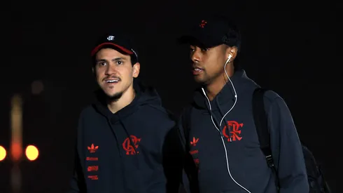 Pedro e BH na chegada do Flamengo em Lima