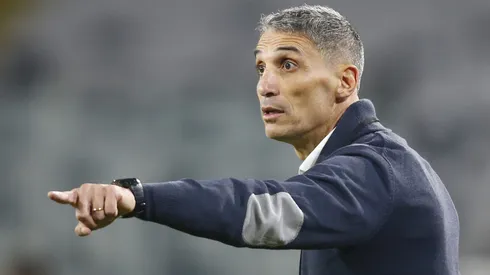 Treinador segue fazendo testes - Foto: Marcelo Hernandez/Getty Images.