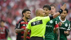 Gustavo Gomez jogador do Palmeiras reclama com a arbitragem durante partida contra o Flamengo no estAdio Maracana pelo campeonato Brasileiro A 2025. Foto: Thiago Ribeiro/AGIF