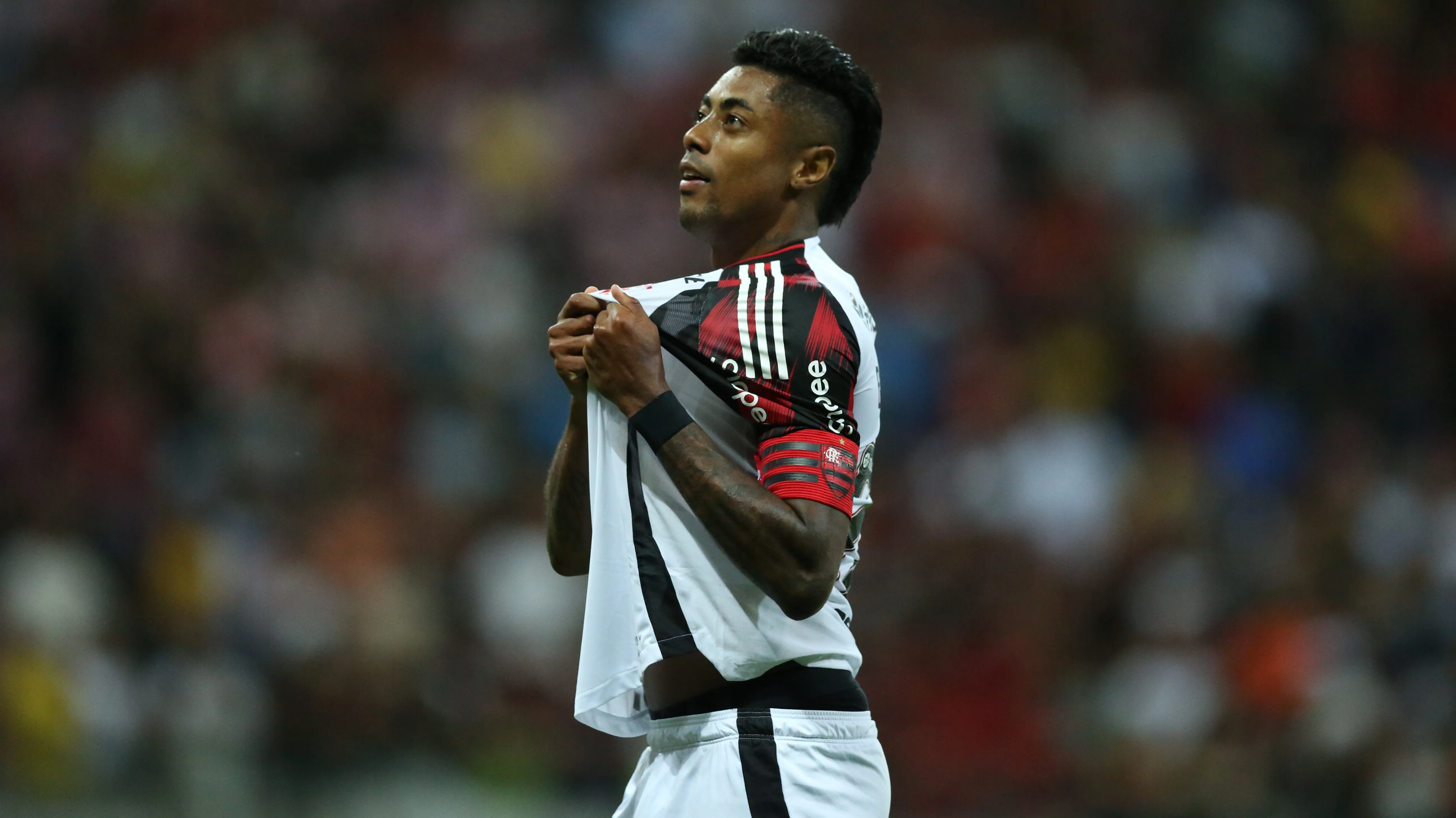 Bruno Henrique jogador do Flamengo comemora seu gol durante a partida contra o Sport na Arena de Pernambuco, pelo Campeonato Brasileiro A 2025. Foto: Marlon Costa/AGIF