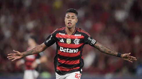 Bruno Henrique jogador do Flamengo comemora seu gol durante partida contra o Sport no estadio Maracana pelo campeonato Brasileiro A 2025. Foto: Thiago Ribeiro/AGIF