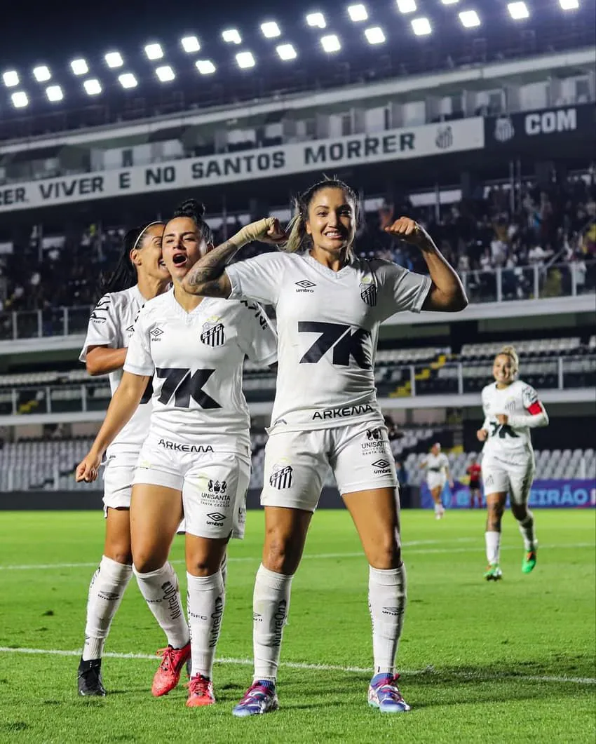 Sereias na Vila Belmiro. Foto: Reinaldo Campos/Santos