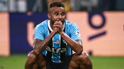 RS - PORTO ALEGRE - 23/08/2025 - BRASILEIRO A 2025, GREMIO X CEARA - Alex Santana jogador do Gremio lamenta durante partida contra o Ceara no estadio Arena do Gremio pelo campeonato Brasileiro A 2025. Foto: Maxi Franzoi/AGIF