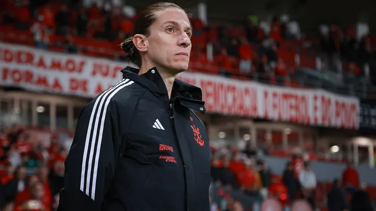 Filipe Luís chega com moral para final da Copa Libertadores. Foto: Maxi Franzoi/AGIF