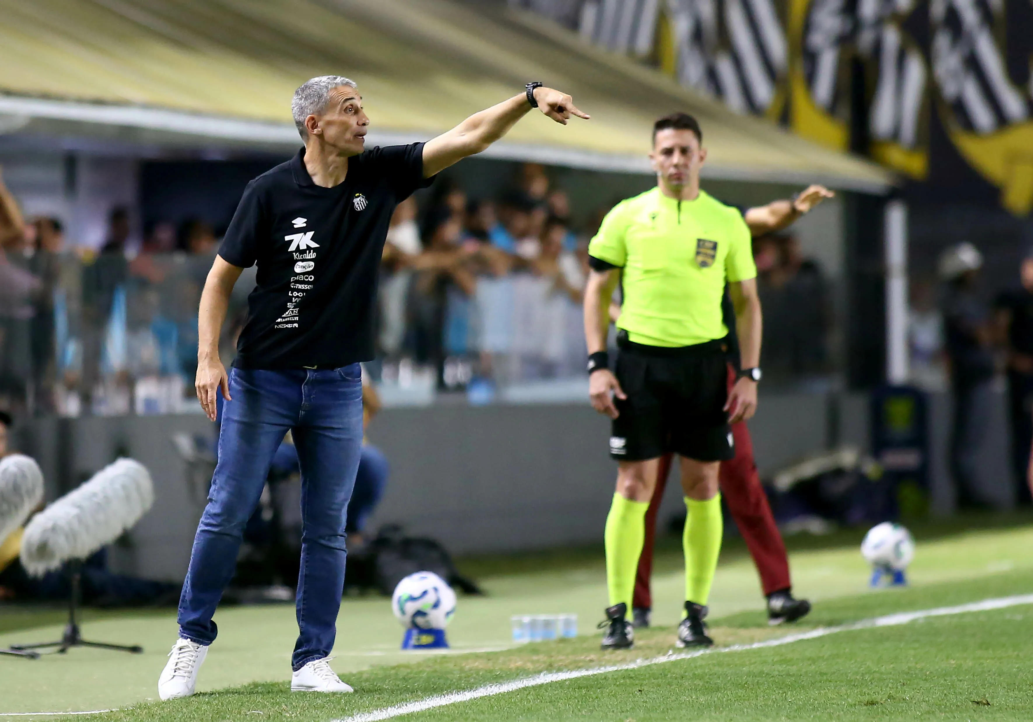 Vojvoda no confronto diante do Sport. Foto: Mauricio De Souza/AGIF