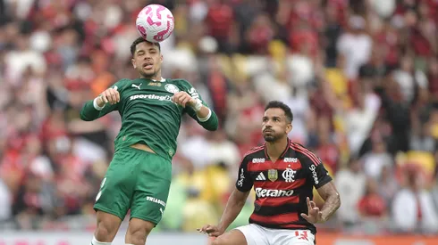 Disputa entre Vitor Roque e Bruno Henrique no último encontro