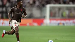 RJ - RIO DE JANEIRO - 08/11/2025 - BRASILEIRO A 2025, VASCO X JUVENTUDE - Cuesta jogador do Vasco durante partida contra o Juventude no estadio Sao Januario pelo campeonato Brasileiro A 2025. Foto: Jorge Rodrigues/AGIF