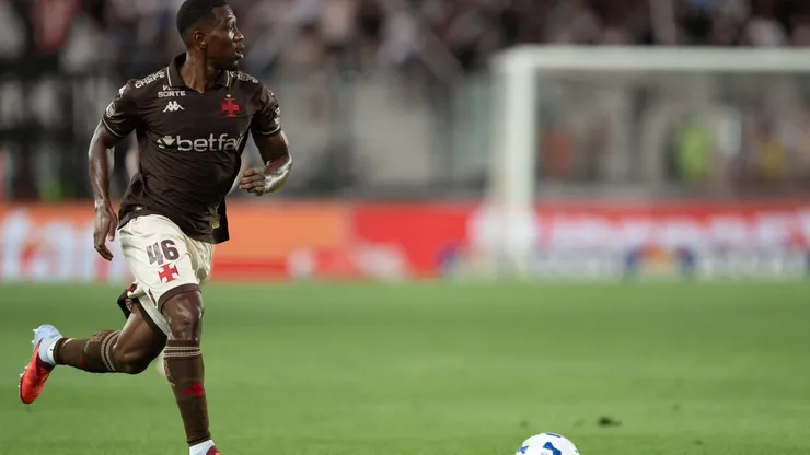 RJ - RIO DE JANEIRO - 08/11/2025 - BRASILEIRO A 2025, VASCO X JUVENTUDE - Cuesta jogador do Vasco durante partida contra o Juventude no estadio Sao Januario pelo campeonato Brasileiro A 2025. Foto: Jorge Rodrigues/AGIF