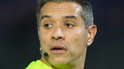 Árbitro Felipe Fernandes de Lima anulou pênalti para o Santos.