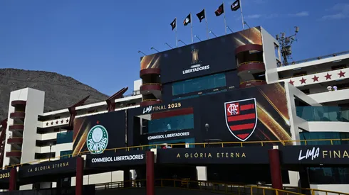 Delegação do Flamengo já está no Monumental para a decisão da Libertadores contra o Palmeiras.