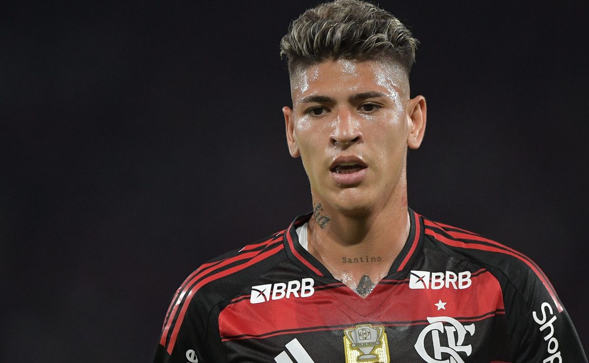 Carrascal se torna herói do Flamengo e marca gol da vitória contra o Vasco no Maracanã