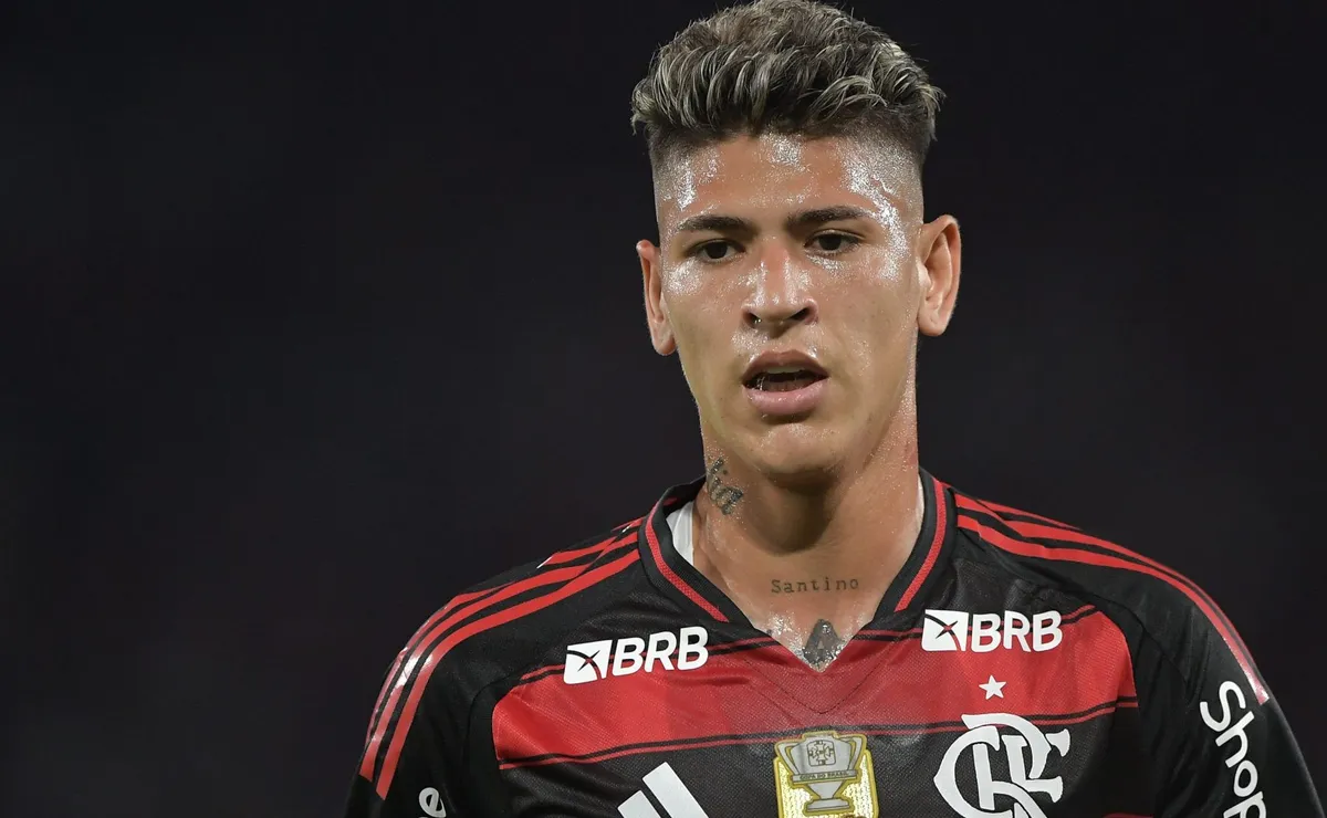 Carrascal decide, Flamengo vence o Vasco e reage no Campeonato Carioca