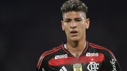 Carrascal, jogador do Flamengo, durante partida no Maracanã.