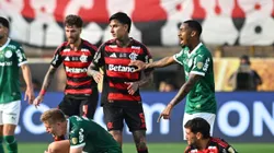 Momento que iniciou a confusão entre Palmeiras x Flamengo. Photo by Rodrigo Valle/Getty Images