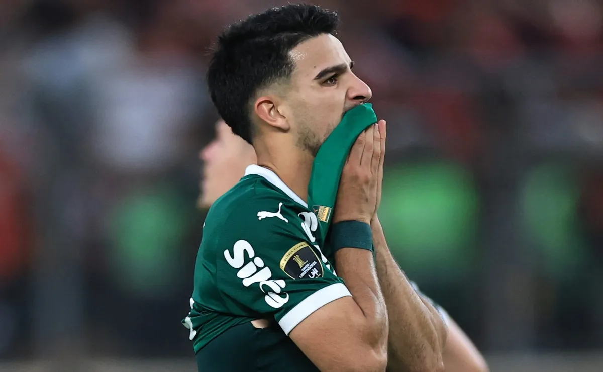Flaco López lamenta derrota do Palmeiras para o Flamengo na final da Copa Libertadores em Lima