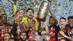 Jogadores do Flamengo comemorando título da Copa Libertadores. (Photo by Hector Vivas/Getty Images)