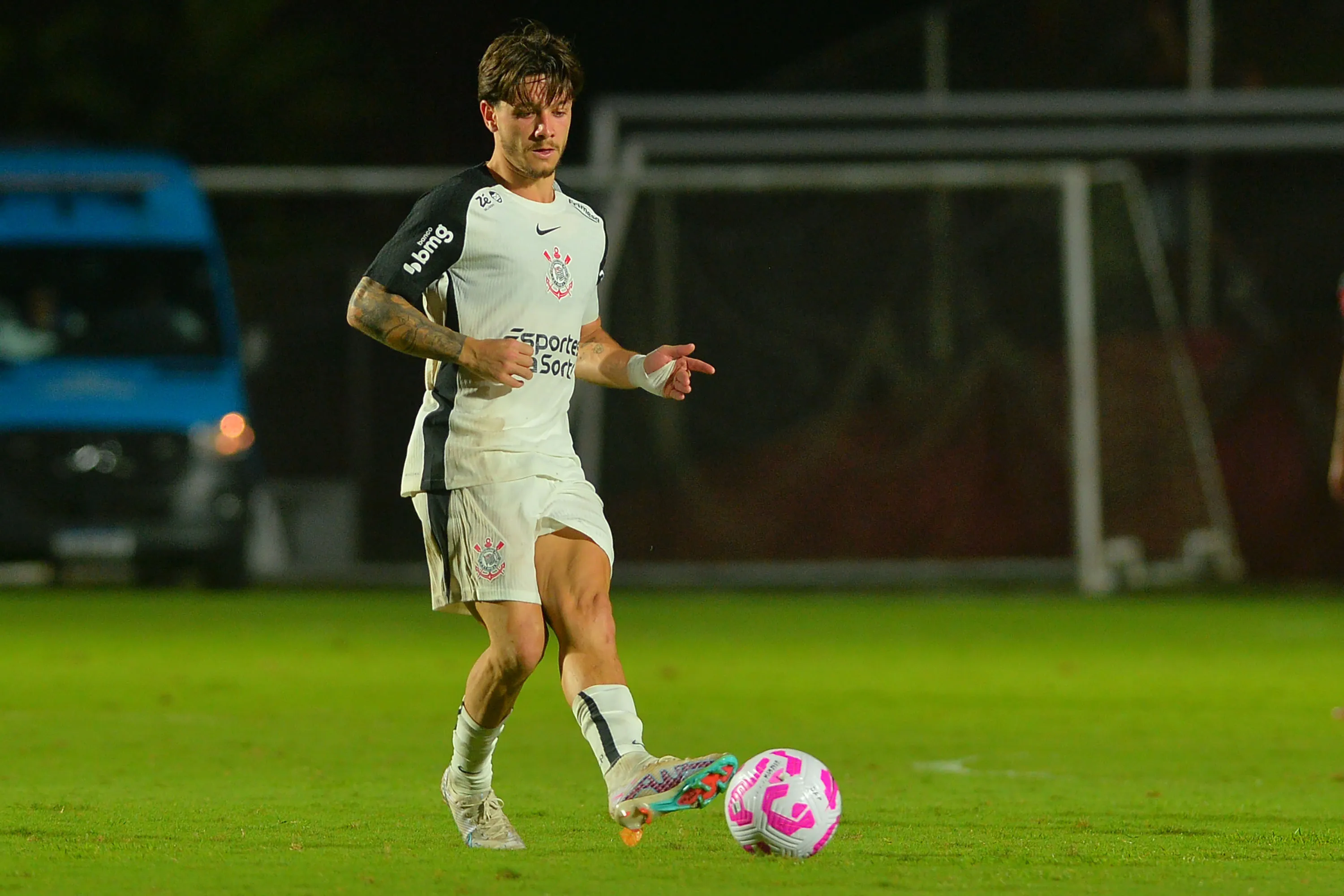 Garro em ação pelo Corinthians. Foto: Walmir Cirne/AGIF