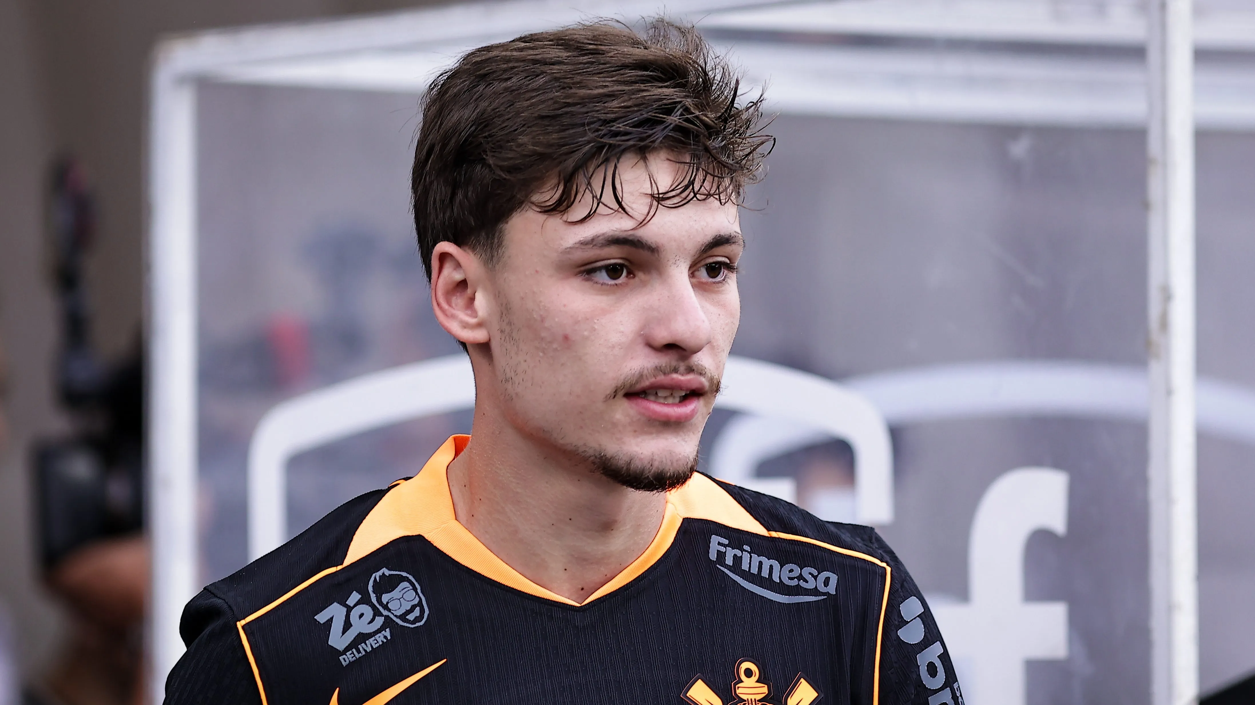 Breno Bidon jogador do Corinthians durante entrada em campo para partida contra o Ceara no estadio Arena Corinthians pelo campeonato Brasileiro A 2025.  Foto: Fabio Giannelli/AGIF
