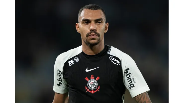 Matheuzinho jogador do Corinthians durante partida contra o Fluminense no estadio Maracana pelo campeonato Brasileiro A 2025. Foto: Jorge Rodrigues/AGIF