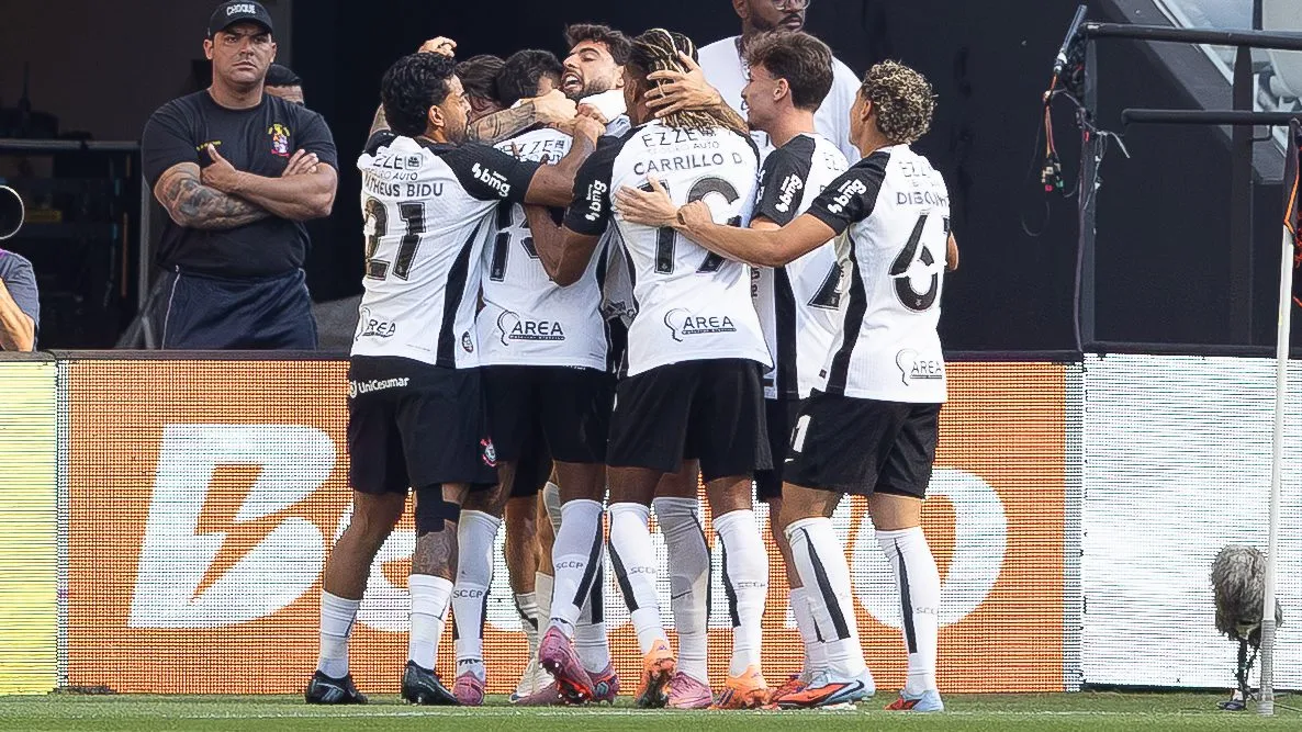 Raniele jogador do Corinthians comemora seu gol durante partida contra o Botafogo no estadio Arena Corinthians pelo campeonato Brasileiro A 2025. Foto: Joisel Amaral/AGIF