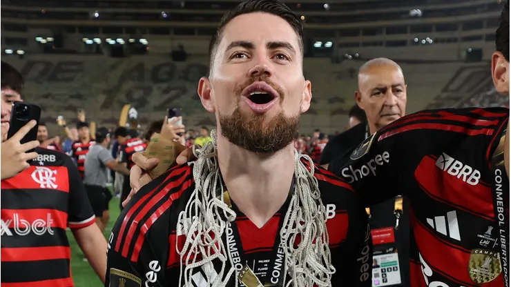 Jorginho conquistou seu primeiro título com a camisa do Flamengo (Photo by Hector Vivas)
