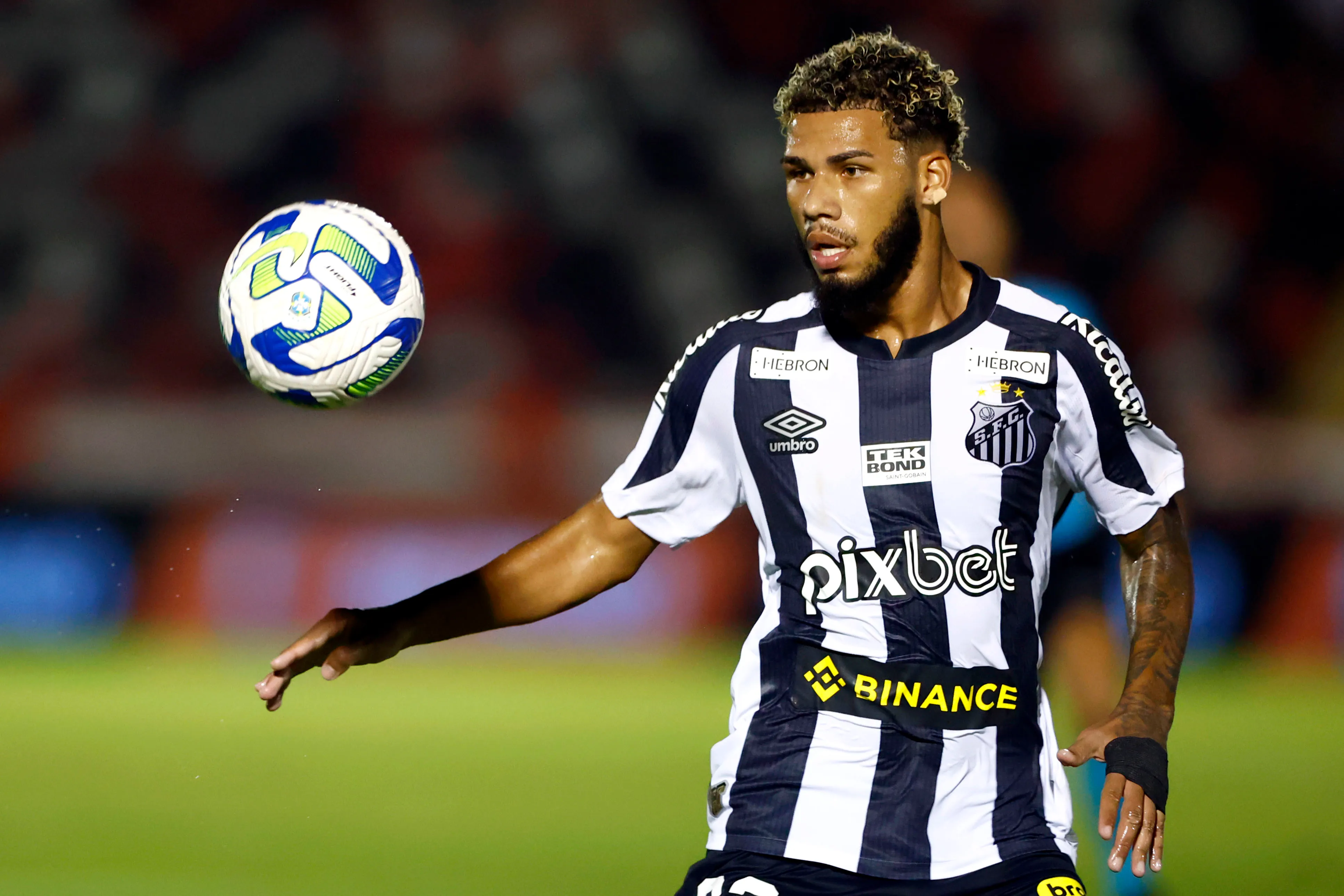 Nathan em partida pelo Santos, em 2023. Foto: Thiago Calil/AGIF