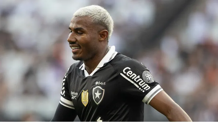 Cuiabano jogador do Botafogo durante partida contra o Corinthians - Foto: Joisel Amaral/AGIF